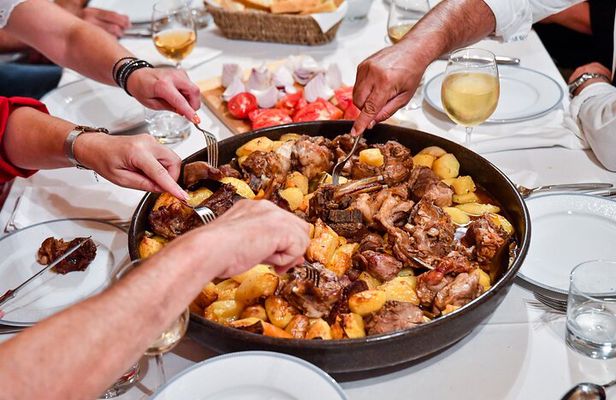 Half Day Gastro Tour with Wine Tasting in Cilipi