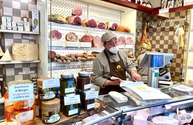 Venetian Cicchetti Street Food & Sightseeing Walking Tour with local guide