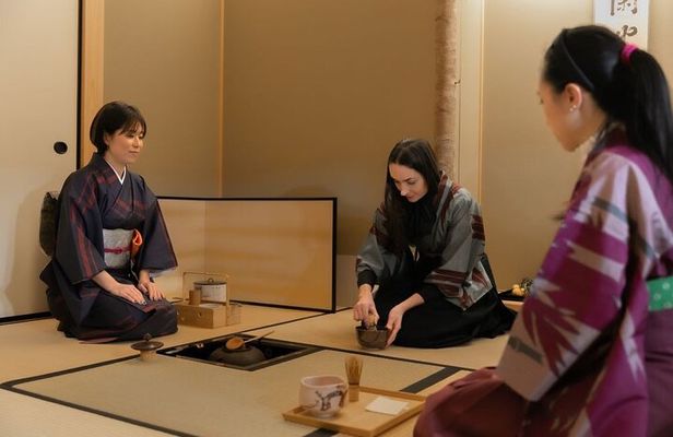 Private Tea Ceremony Experience in a Shopping Arcade Tea Room