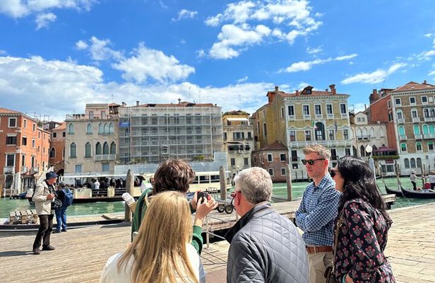 Rialto Market Food and Wine Lunchtime Tour of Venice