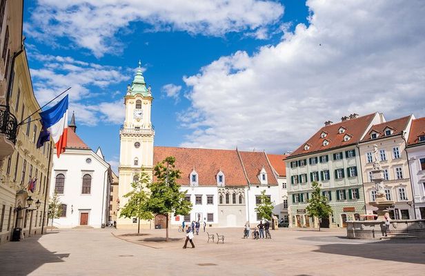 Private Tour from Budapest to Prague Sightseeing