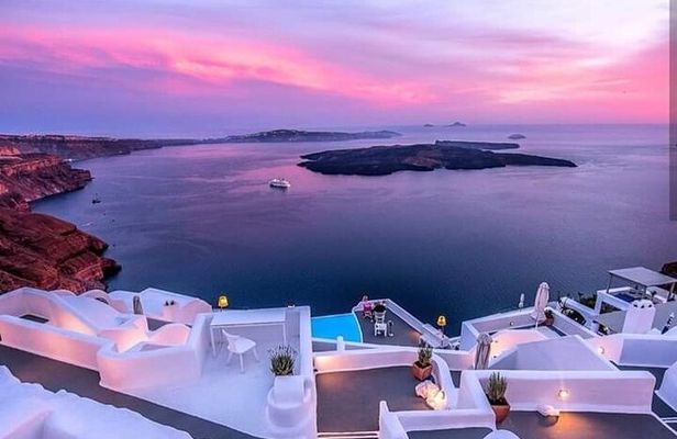 Santorini custom-made private sightseeing tour