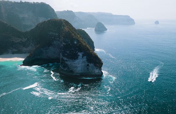 Full Day Private Tour to Nusa Penida by Motor Yacht