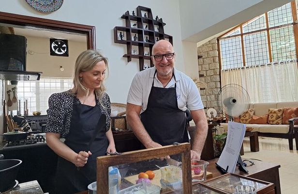 Private Indian Cooking Class and Meal in Bangalore Home