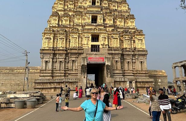  Hubli to Hampi, Bijapur, Badami & Goa Beach Tour