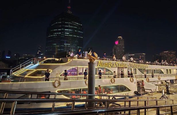 Bangkok Dinner Cruise with Intl Buffet, Live Music & Hotel Pickup