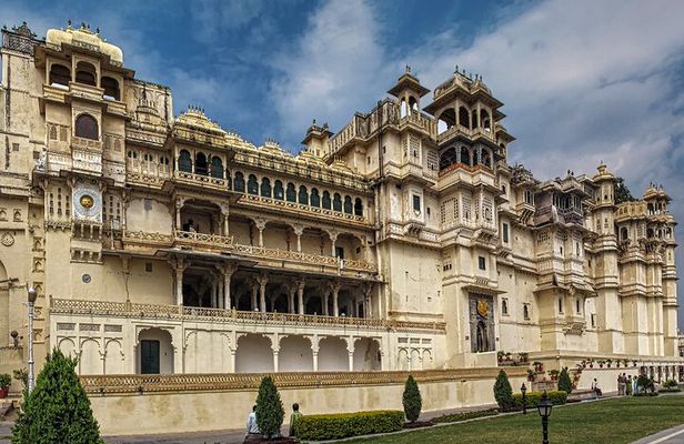 Private 7 Day Tour of Udaipur Chittorgarh Pushkar and Jaipur