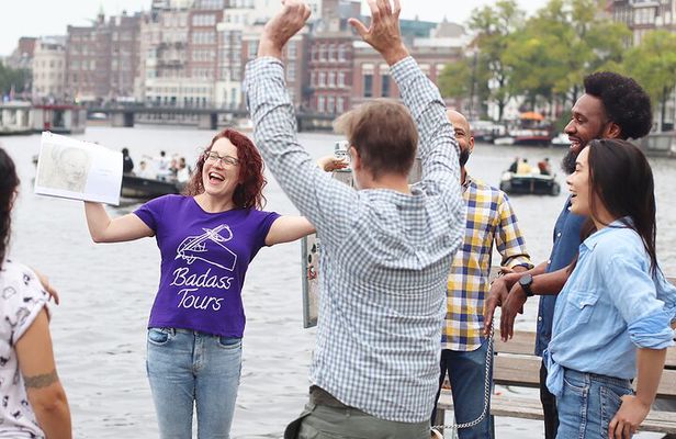 Small-Group Women's History Tour in Amsterdam