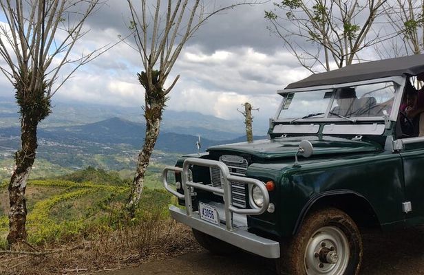 Private Tour in a 4x4 Land Rover Vehicle through the Athens Mountains