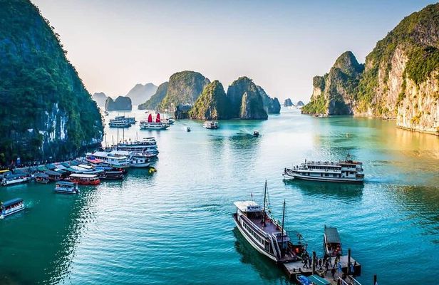 Full-Day Private Tour Explore Halong Bay