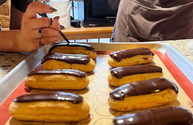 Mexican Chocolate Eclairs Workshop