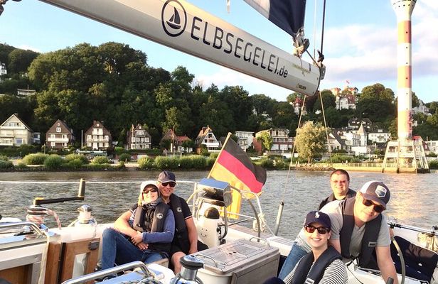 Authentic Sailingtrip "To the Gates of Hamburg" from Wedel