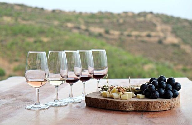 Small Group Local Wine Tasting Tour In Santorini