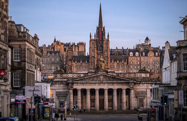 Edinburgh Full Day Walking Tour with Castle Included -Small Group