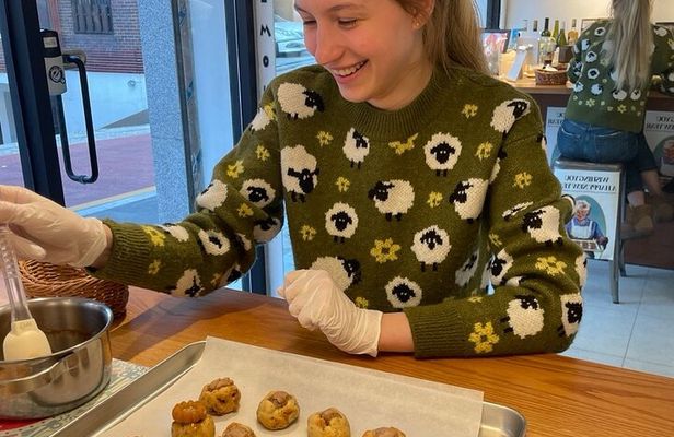 Korean Traditional and Trendy Cookie in Seoul