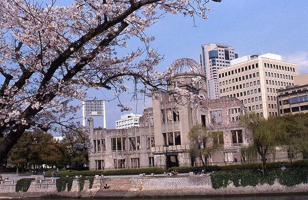 Hiroshima & Miyajima 1 Day Bus Tour with Bullet Train Tickets