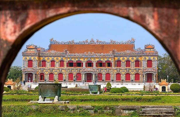 Hue Heritage Day Trip: Guided Group Tour from Hoi An & Da Nang