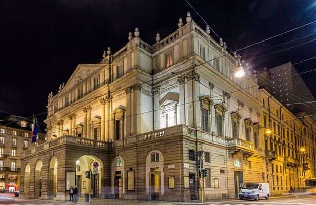 1 Hours Guided La Scala Theatre Tour in Milan
