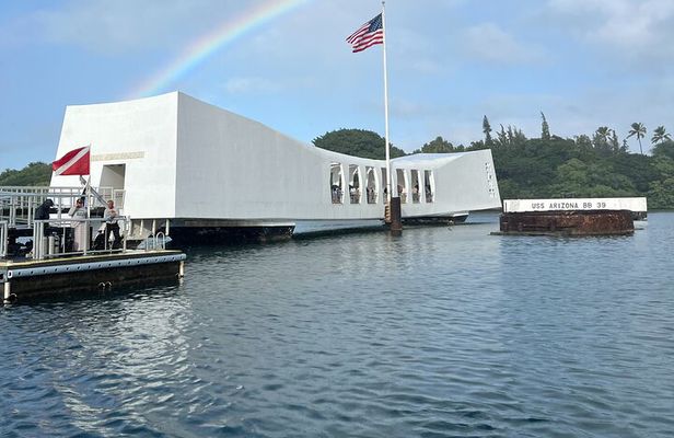 Private "Limousine" USS Arizona Memorial & Cultural Honolulu Tour
