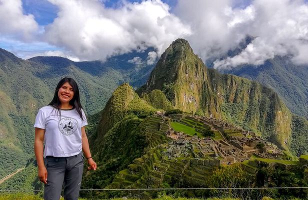 Private Tour 2 Days 1 Night Sacred Valley and Machupicchu by Train