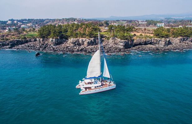 Jeju Luxury Private Tour Including UNESCO Yacht Cruise