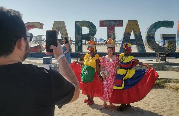 Citytour i love Cartagena Getsemaní castle and walls