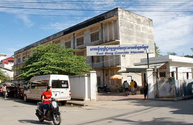 Phnom Penh Full Day Private Tour By Tuk Tuk or Taxi Car