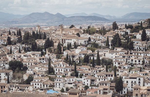 Granada Discoveries Private Tour