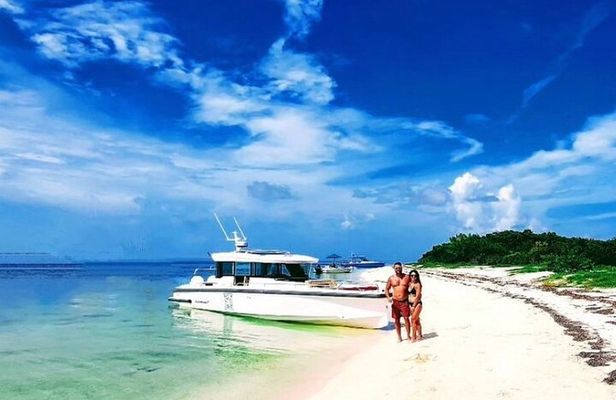Half Day Luxury Boat Tour in St. Petersburg with Snorkeling