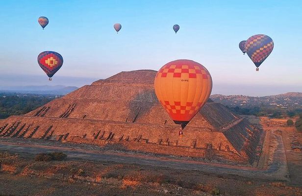 All-inclusive hot air balloon flight over Teotihuacan