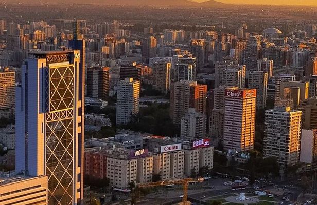 Santiago: Private Sightseeing City Tour