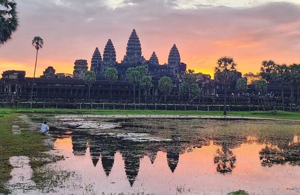 Siem Reap Shared Full-Day Guided Tour of Angkor Temples
