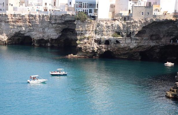 Polignano by boat excursion of groups with aperitif