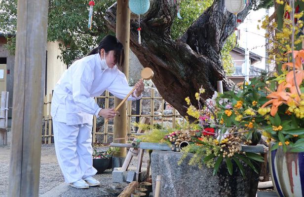 Take Shrine Activity with Lunch