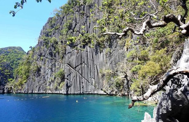 Coron Island Hopping Tour B with Skeleton Wreck & Barracuda Lake