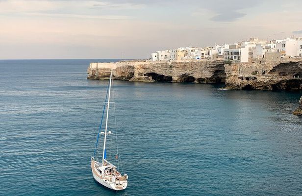 Sailing tour in Polignano a Mare