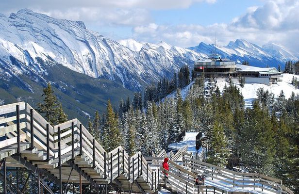 5-Day Icons, Icefields, Hidden Gems, & Banff Town Getaway