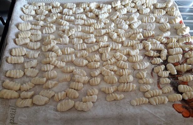 Italian cooking class and lunch near the Pompeii excavations