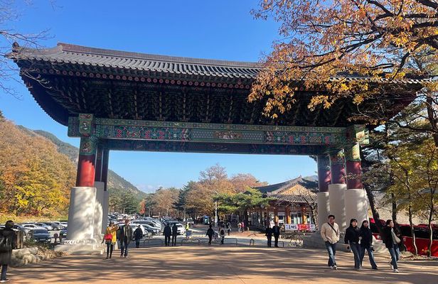 Seoraksan mt, Sokcho City, East DMZ Guided Tour