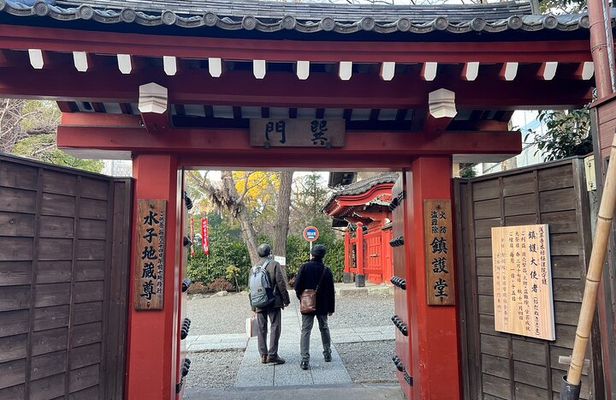 Tokyo: Asakusa Walking Tour of Sensoji Temple & Surroundings