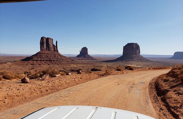 Backcountry Monument Valley Tour