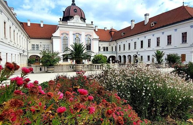 Private Sissi Palace tour in Godollo city with Puszta tour option