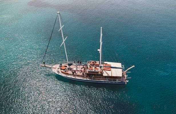 Athens Riviera Half-Day Cruise – Swim, Lunch & Drinks Included!