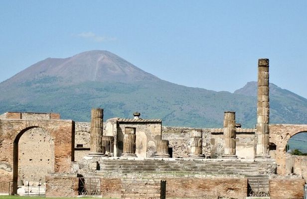 DA Naples Day Tours to Pompeii and Vesuvius