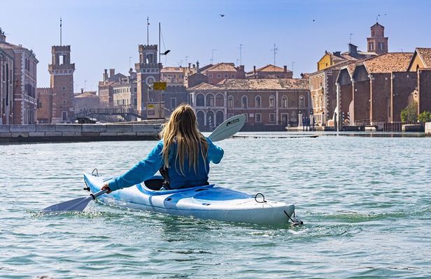 Venice Beginner's Kayak Tour: train & visit the Medieval Arsenal