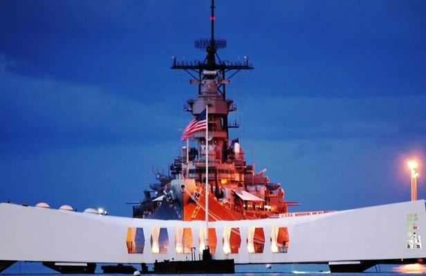 Private Pearl Harbor USS Arizona and USS Missouri