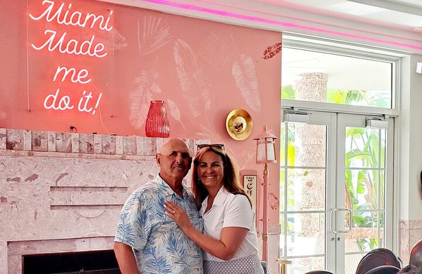Miami Art Deco, Glamour, Vice & Secrets with Tropical Cocktail