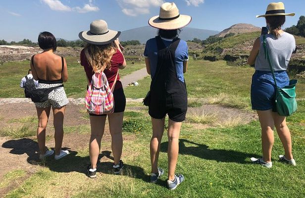 Private Sunrise Balloon for 2 - Teotihuacan Pyramids Experience