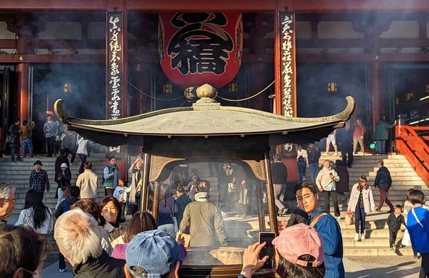 8-Hour Private Tour of Traditional Tokyo in Spanish