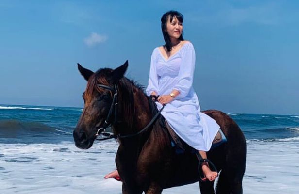 From Ubud 1 Hour Horse Riding at The Beach Experiences